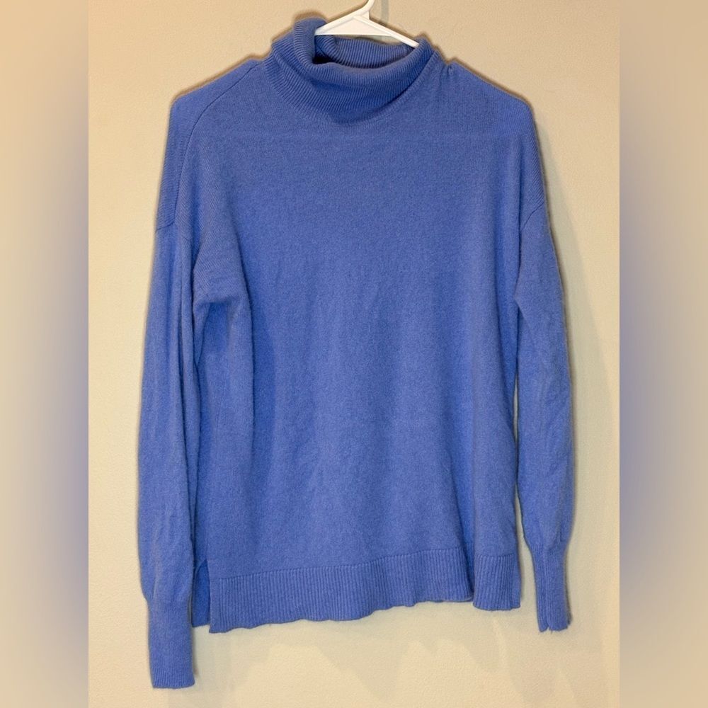 Blue Nordstroms 100% Cashmere Turtleneck Sweater Blue Estimated Size‎ Small